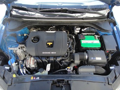 Used 2017 Hyundai Elantra Value Edition FWD image 17