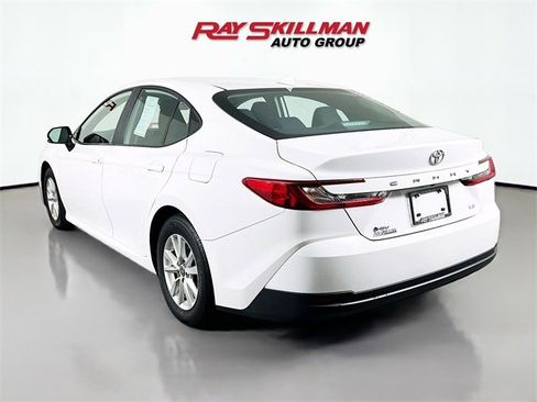 Used 2025 Toyota Camry LE image 5