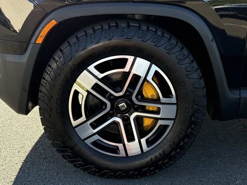 Used 2023 Rivian R1S Launch Edition AWD/4WD image 8