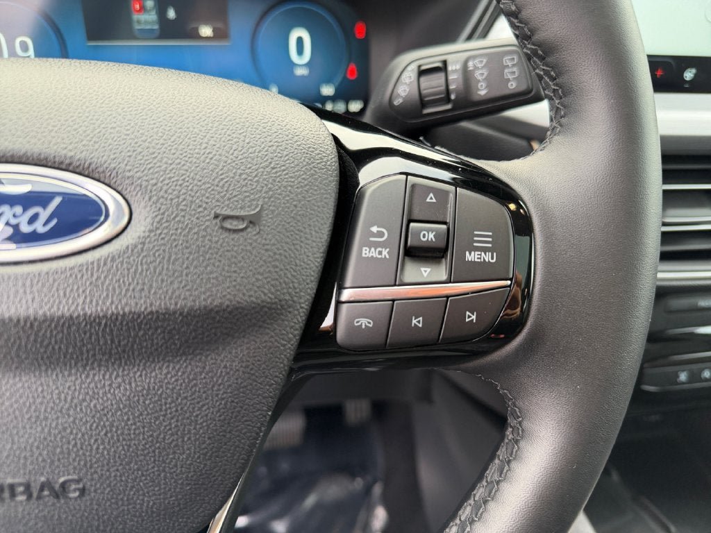 Used 2025 Ford Escape Platinum AWD/4WD image 16