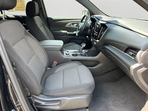 Used 2022 Chevrolet Traverse LT image 10