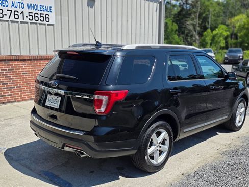 Used 2018 Ford Explorer XLT w/ Equipment Group 202A FWD image 6