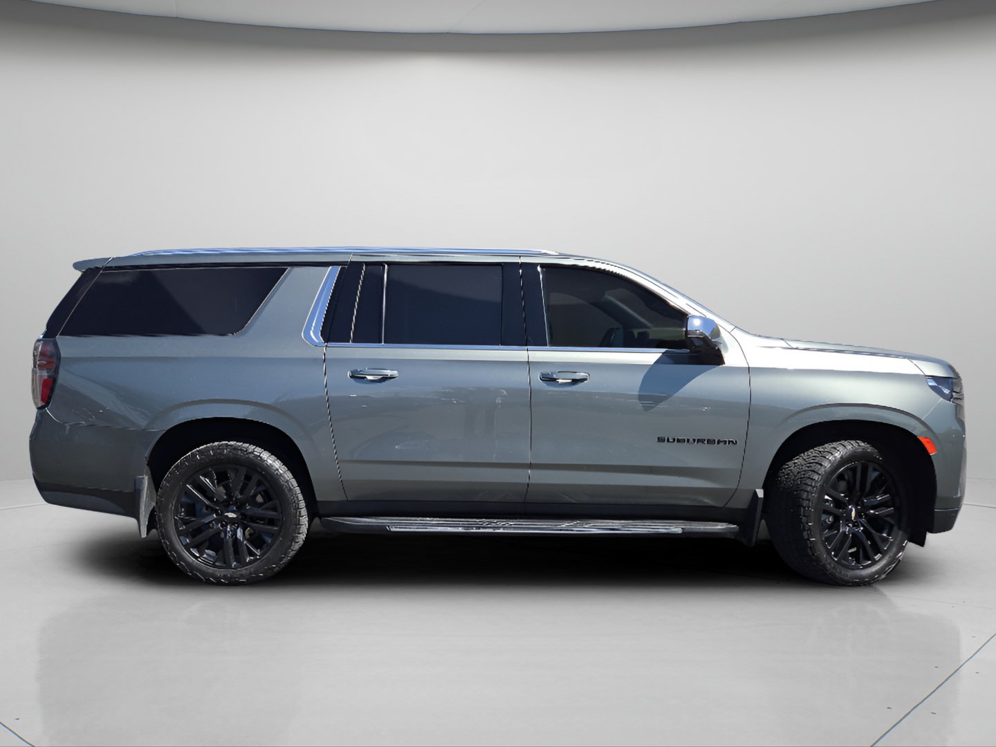 Used 2023 Chevrolet Suburban Premier AWD/4WD image 29