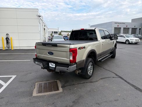Used 2017 Ford F250 Lariat w/ Lariat Value Package AWD/4WD image 3