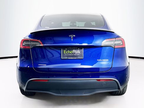 Used 2021 Tesla Model Y Long Range AWD/4WD image 7