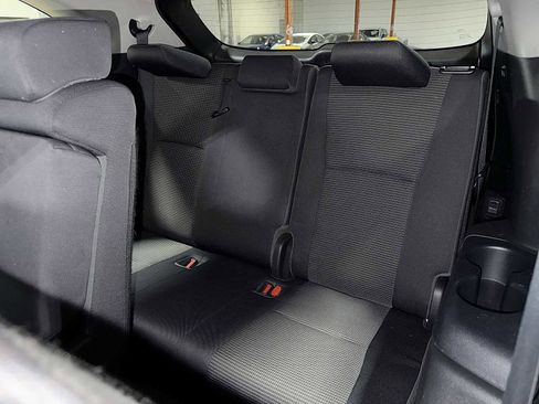 Used 2021 Toyota Highlander LE image 18