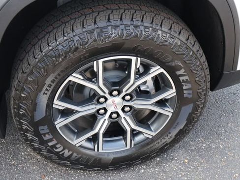 New 2026 GMC Acadia AT4 w/ Super Cruise Package AWD/4WD image 30