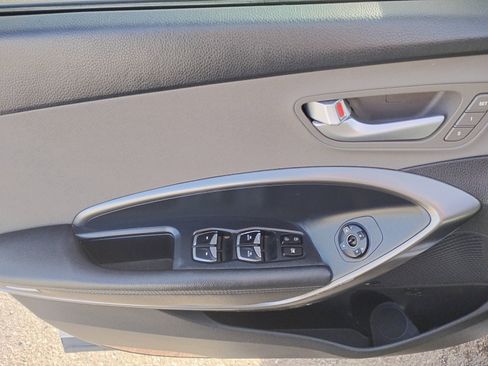 Used 2018 Hyundai Santa Fe Sport image 13