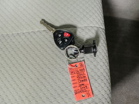 Used 2007 Toyota Camry LE FWD image 34