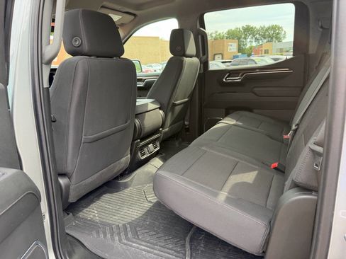 Used 2024 Chevrolet Silverado 1500 LT AWD/4WD image 9