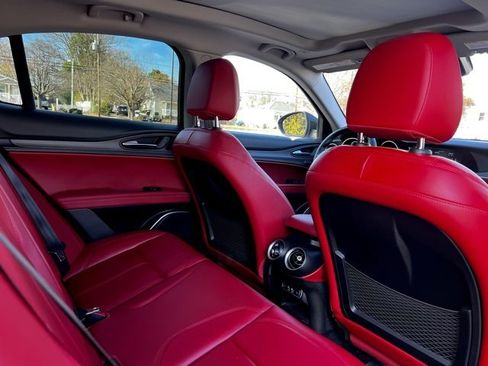 Used 2020 Alfa Romeo Stelvio Ti w/ Nero Edizione image 21