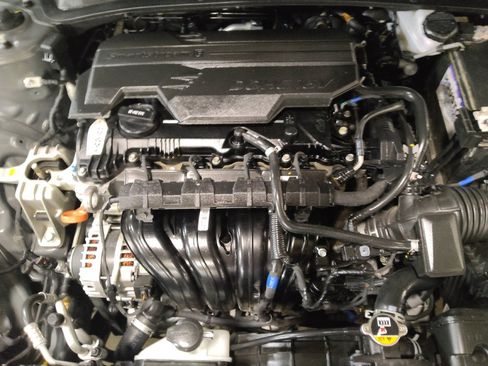 Used 2025 Hyundai Elantra SEL FWD image 30