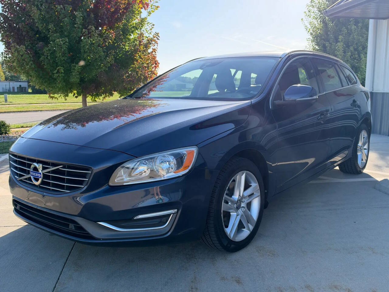 Used 2015 Volvo V60 T5 Premier w/ Convenience Package FWD image 9