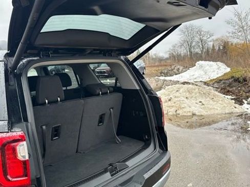Used 2023 GMC Acadia SLE w/ Driver Convenience Package image 30