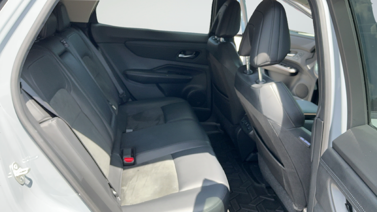 Certified 2025 Nissan Ariya FWD image 41
