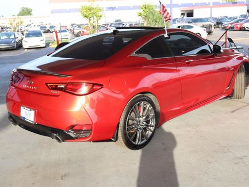 Used 2017 INFINITI Q60 Red Sport 400 RWD image 5