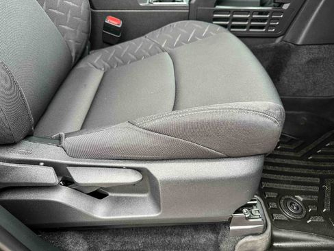 Used 2025 Toyota Tacoma SR5 AWD/4WD image 24