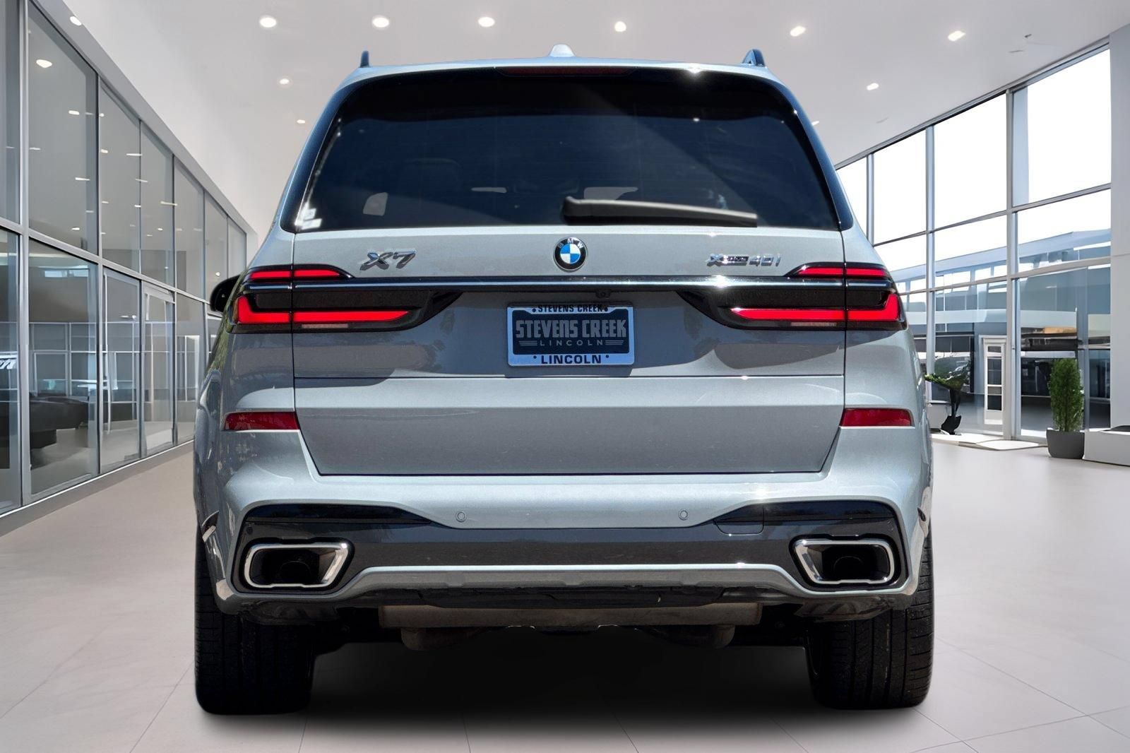 Used 2024 BMW X7 xDrive40i w/ M Sport Package AWD/4WD image 5