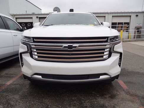 Used 2023 Chevrolet Suburban High Country w/ Max Trailering Package image 3