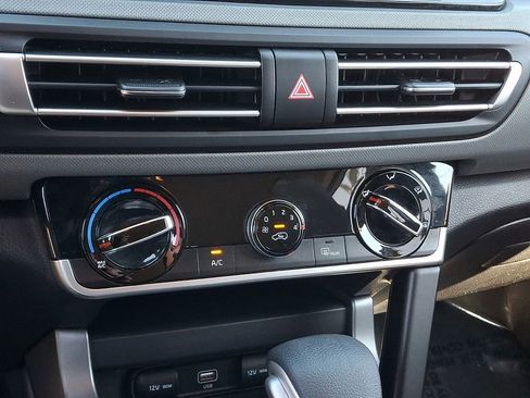 Used 2023 Kia Seltos LX image 14