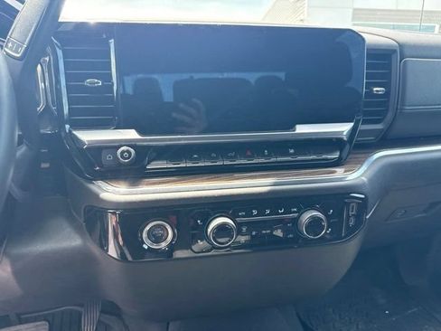Used 2023 Chevrolet Silverado 1500 LT AWD/4WD image 14