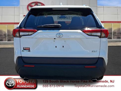 Used 2024 Toyota RAV4 XLE FWD image 5