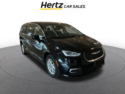 Used 2024 Chrysler Pacifica Touring-L