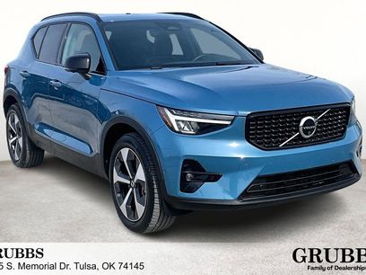 Used 2025 Volvo XC40 B5 Plus