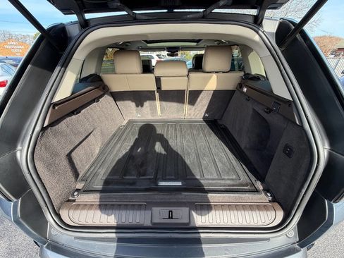 Used 2018 Land Rover Range Rover Sport HSE image 11