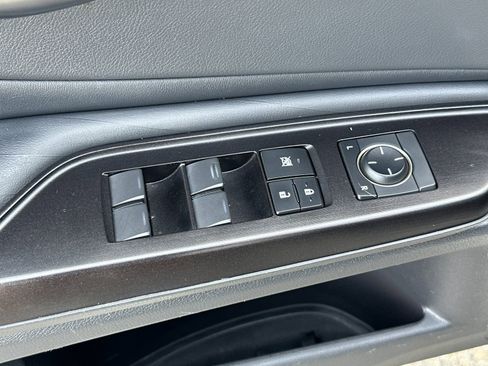 Used 2019 Lexus ES 300h w/ Accessory Package 2 image 11