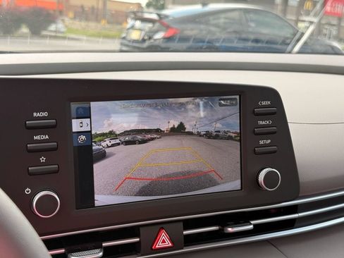 Used 2025 Hyundai Elantra SE FWD image 20