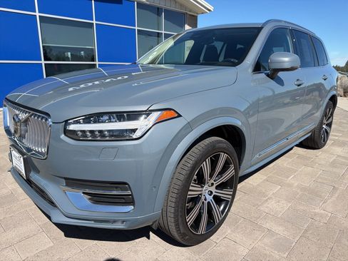 Used 2023 Volvo XC90 B6 Ultimate w/ Protection Package image 3