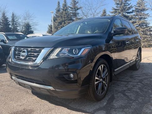 Used 2017 Nissan Pathfinder Platinum w/ Cargo Package image 3