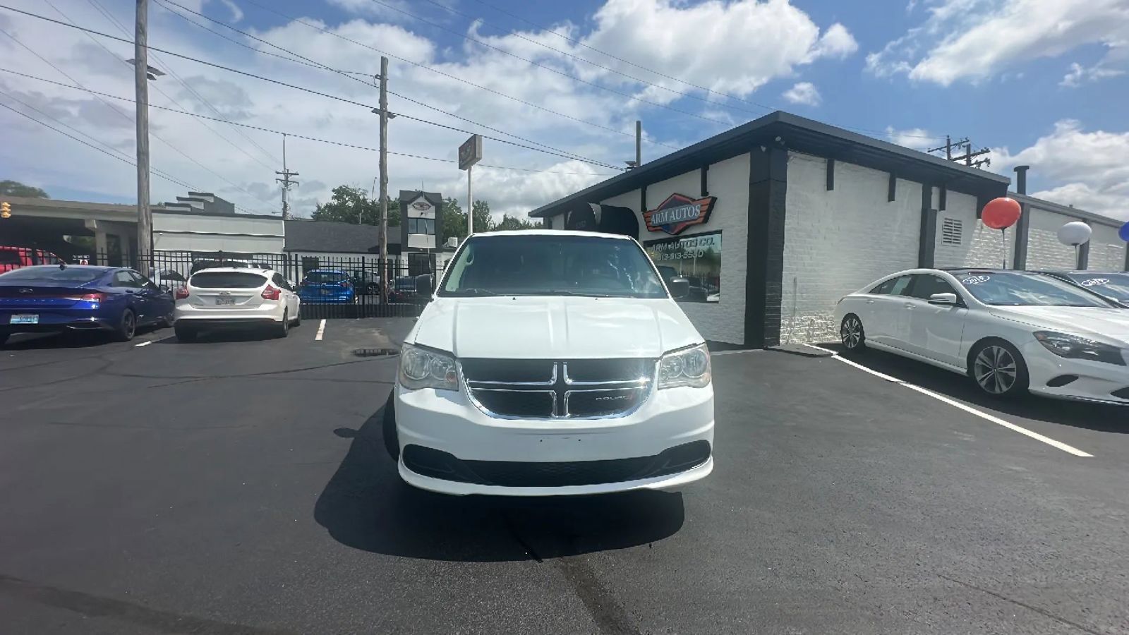 Used 2014 Dodge Grand Caravan American Value Package FWD image 2