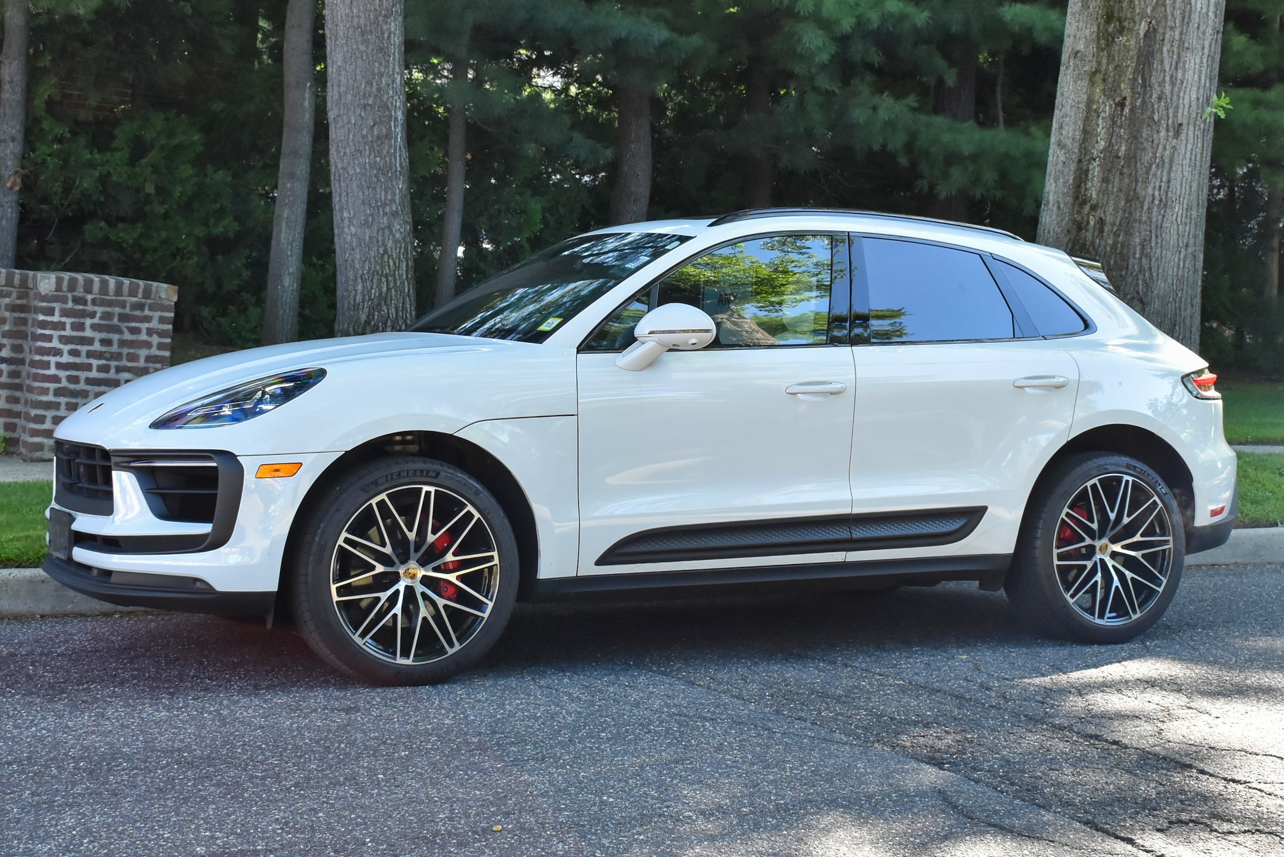Used 2023 Porsche Macan S AWD/4WD image 3