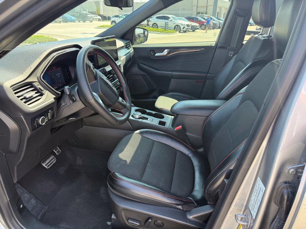 Used 2023 Ford Escape ST-Line w/ Tech Pack #1 FWD image 24