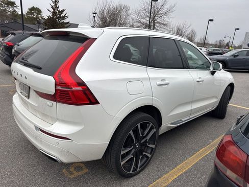 Used 2021 Volvo XC60 T8 Inscription Expression w/ Advanced Package AWD/4WD image 3