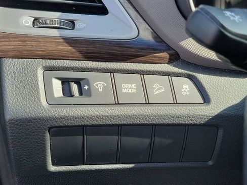 Used 2018 Hyundai Santa Fe Sport w/ 2.4L Value Package 02 image 22