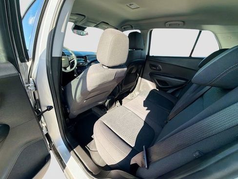 Used 2017 Chevrolet Trax LS image 22