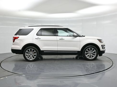 Certified 2017 Ford Explorer Limited FWD image 25