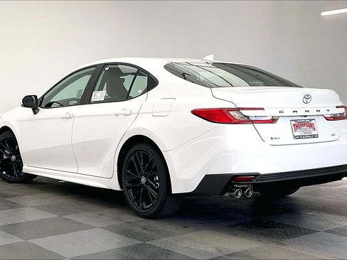 New 2026 Toyota Camry SE image 2