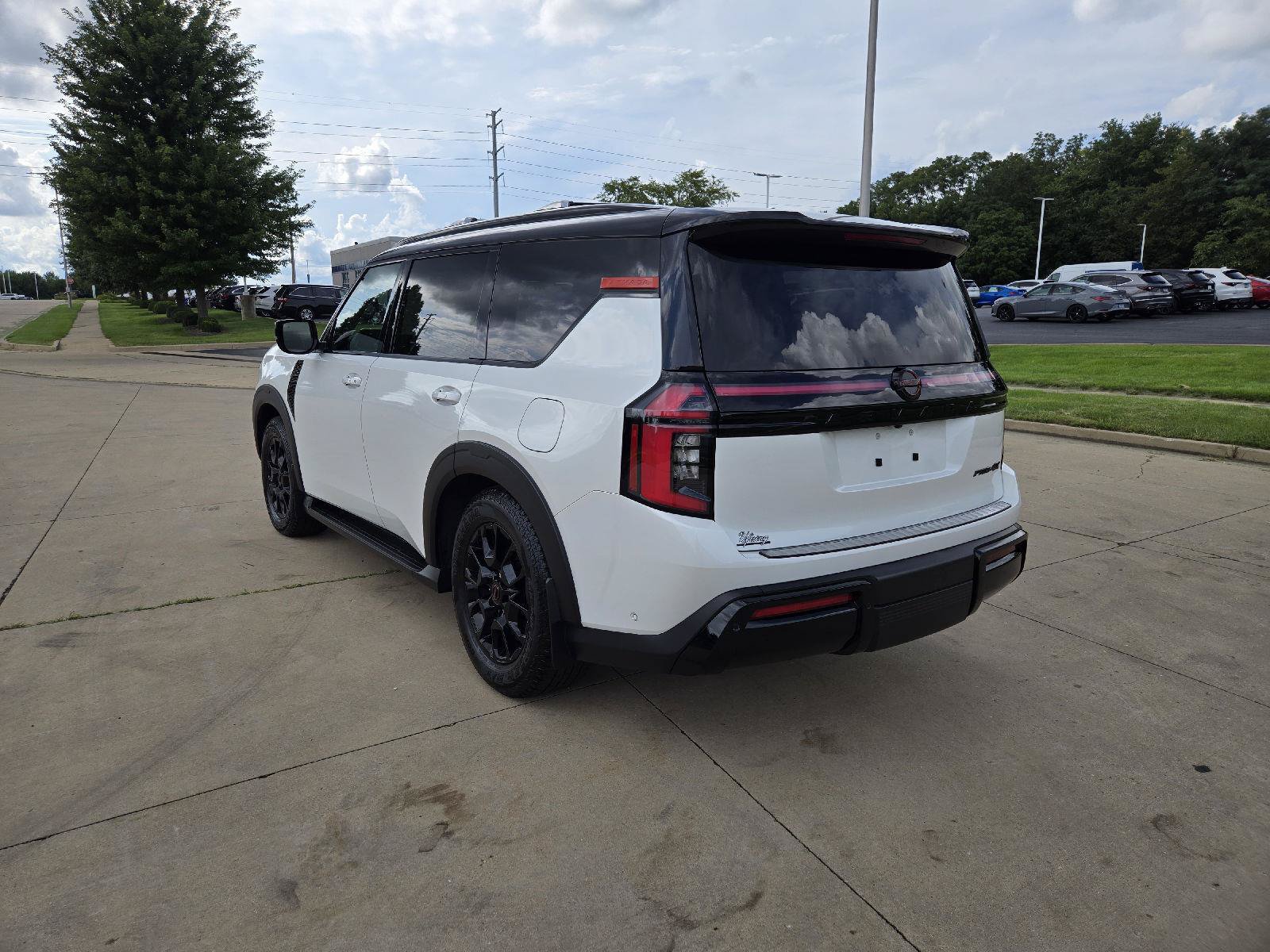 Used 2025 Nissan Armada PRO-4X AWD/4WD image 6