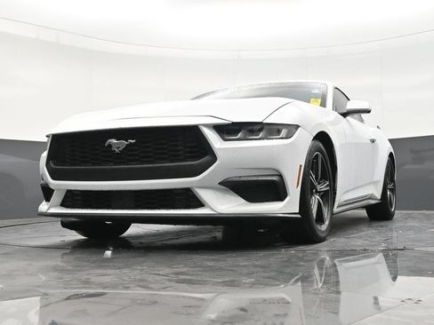 Used 2024 Ford Mustang Coupe RWD image 27