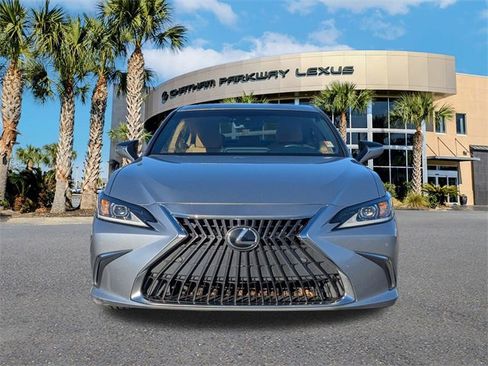 Used 2022 Lexus ES 350 w/ Premium Package image 10