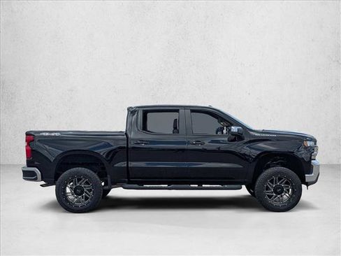 Used 2020 Chevrolet Silverado 1500 LT w/ Convenience Package AWD/4WD image 4