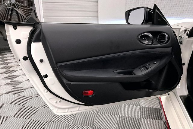 New 2027 Nissan Z NISMO w/ Essentials Package (NISMO) RWD image 34