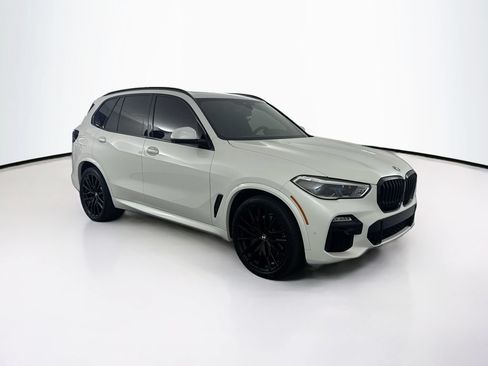 Used 2021 BMW X5 sDrive40i w/ M Sport Package RWD image 3