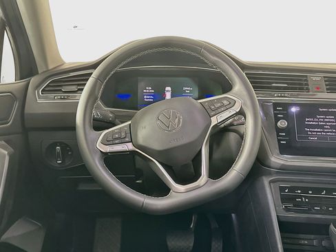 Used 2022 Volkswagen Tiguan SE FWD image 17