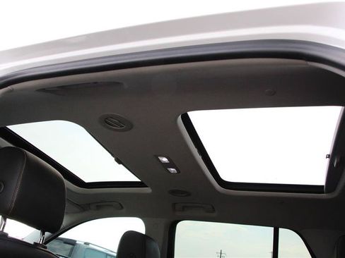 Used 2019 Chevrolet Traverse Premier w/ Redline Edition AWD/4WD image 19