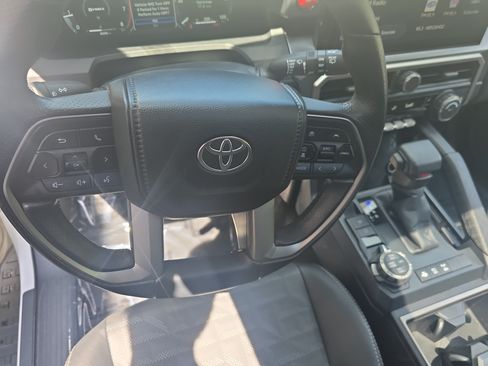 Used 2025 Toyota 4Runner TRD Off-Road Premium w/ Tow Technology Package AWD/4WD image 15